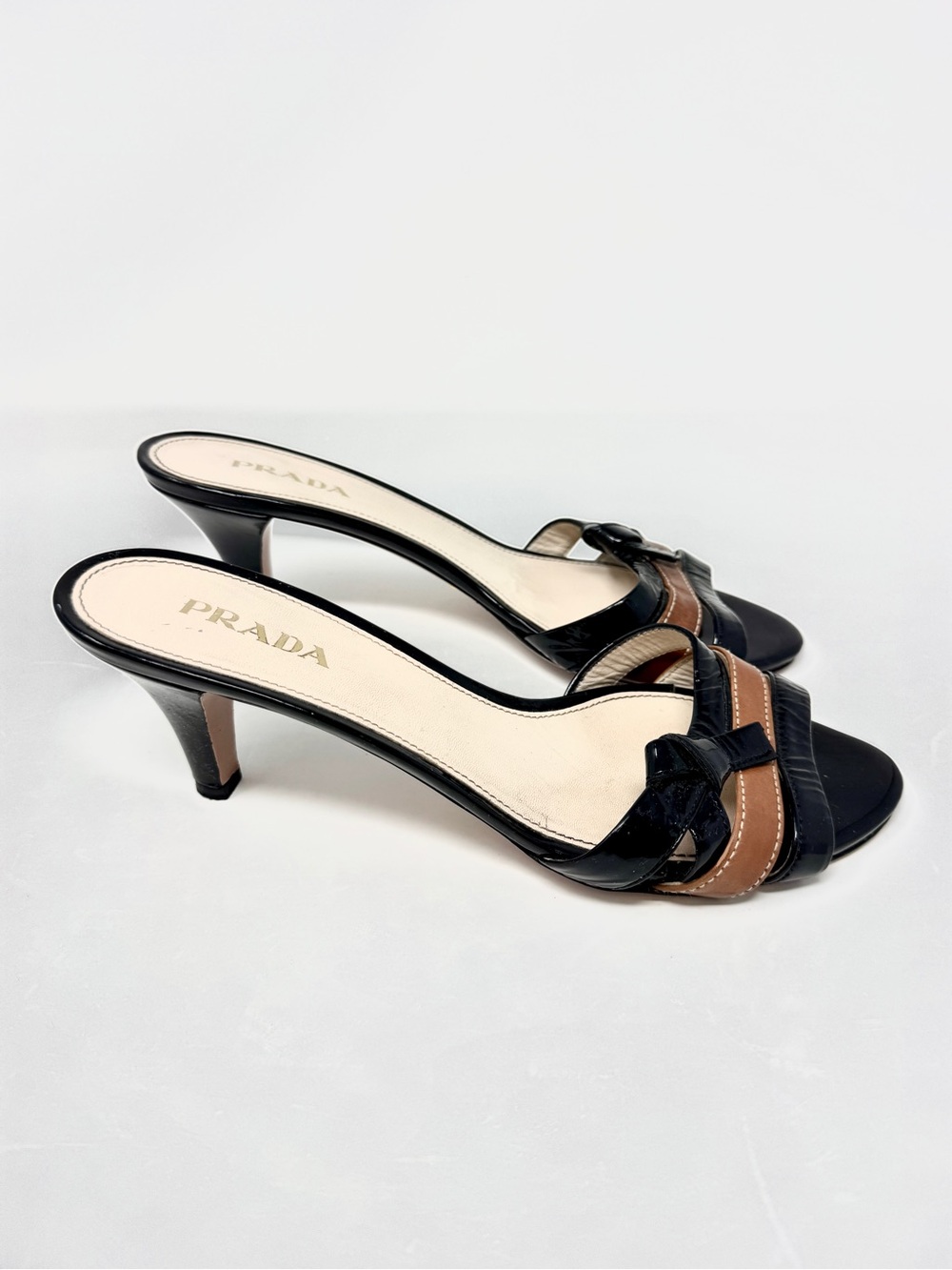 Prada Women's Black Brown Patent Leather Bow Kitten Heel Slide Mules Sandals - Picture 4 of 11